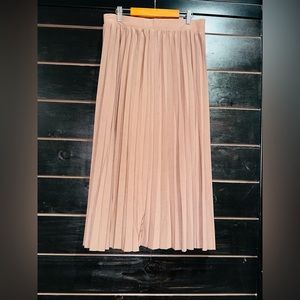 Beautiful and stretchy brown shirt